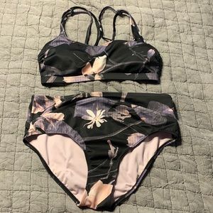 Women’s sporty bikini. Floral print. Sport design.